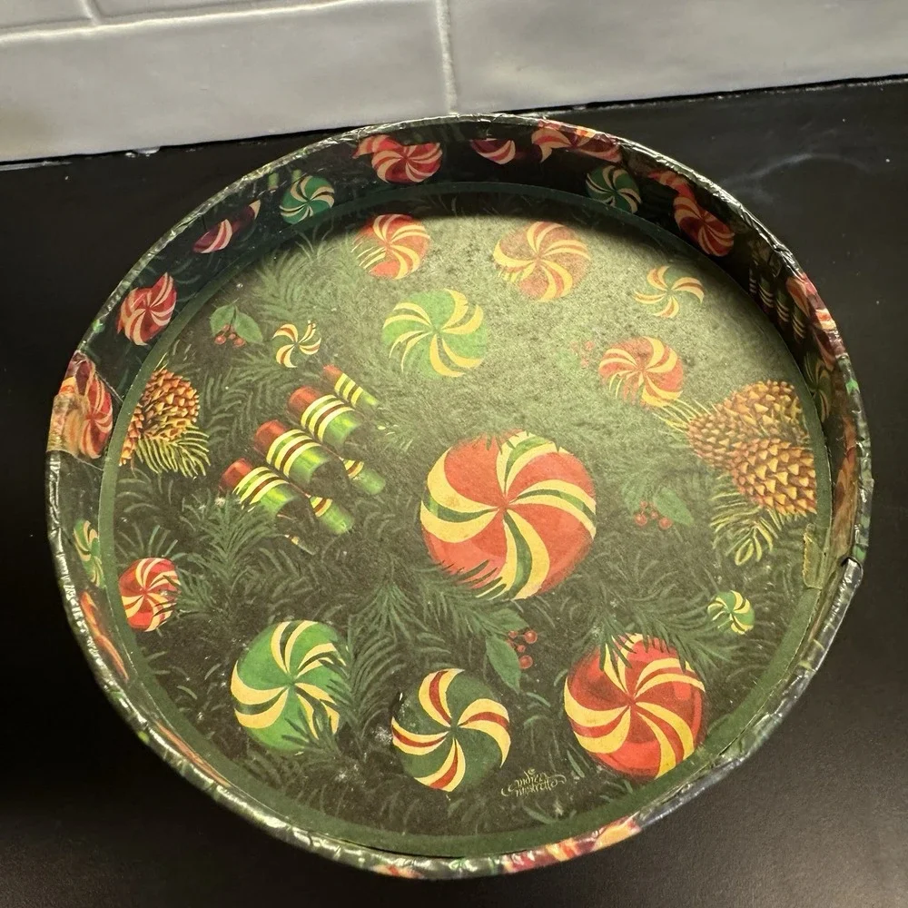 Vintage Round Christmas Gift Box Reusable‎ Hat Storage Green White Plaid